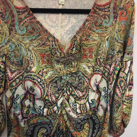 Live and Let Live LS casual top. Fun print! - Picture 2 of 6